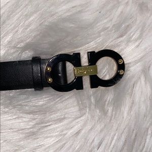 salvatore ferragamo belt size small